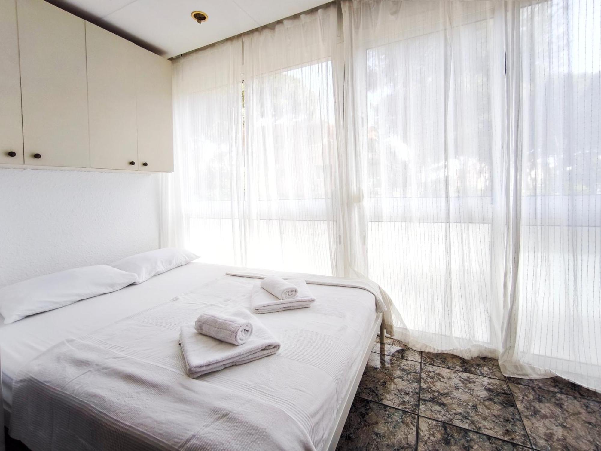 Apartamento Loft En Castelldefels Junto La Playa Exterior photo